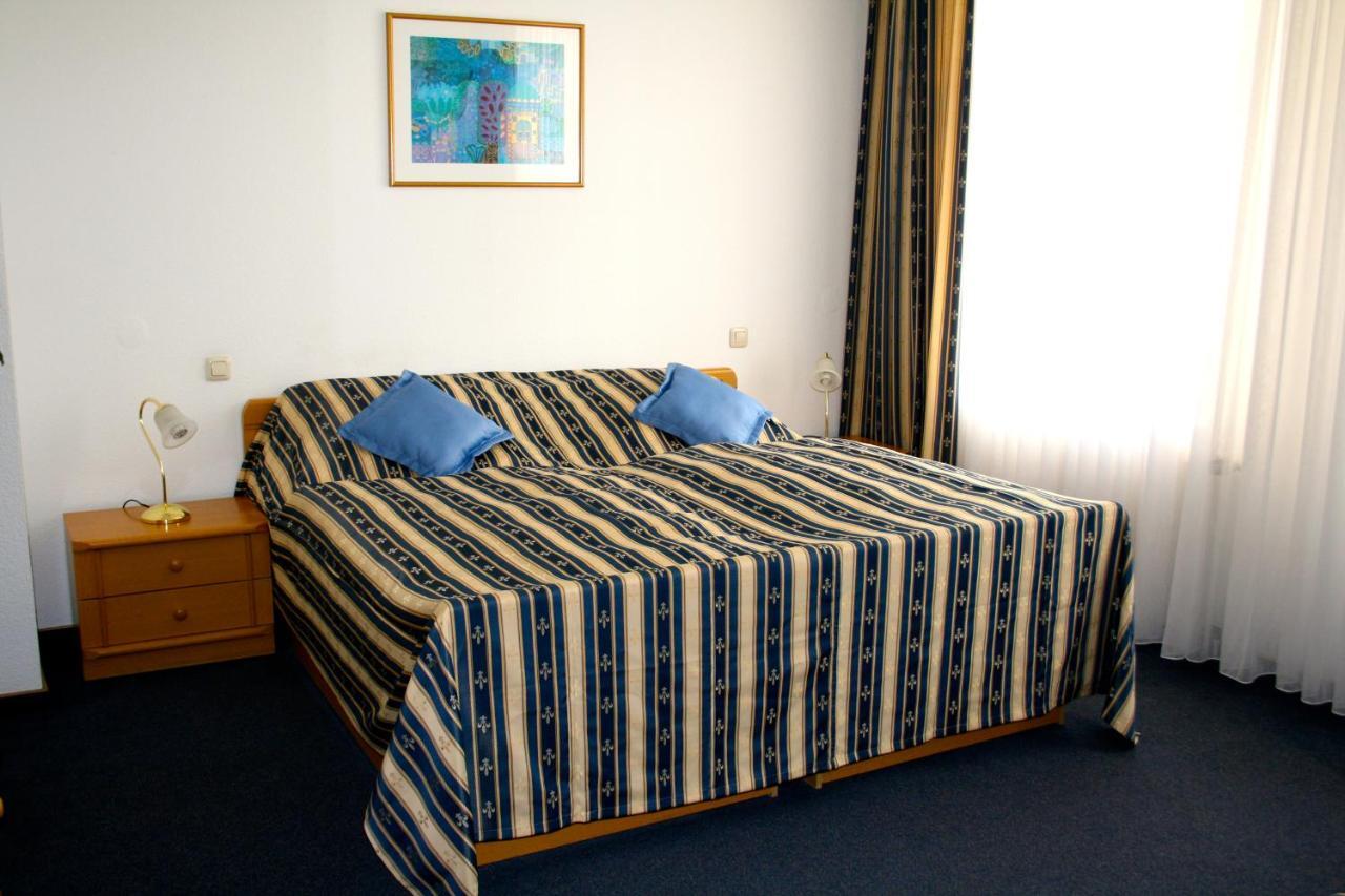 Hotel Am Schloss Borbeck Essen Quarto foto